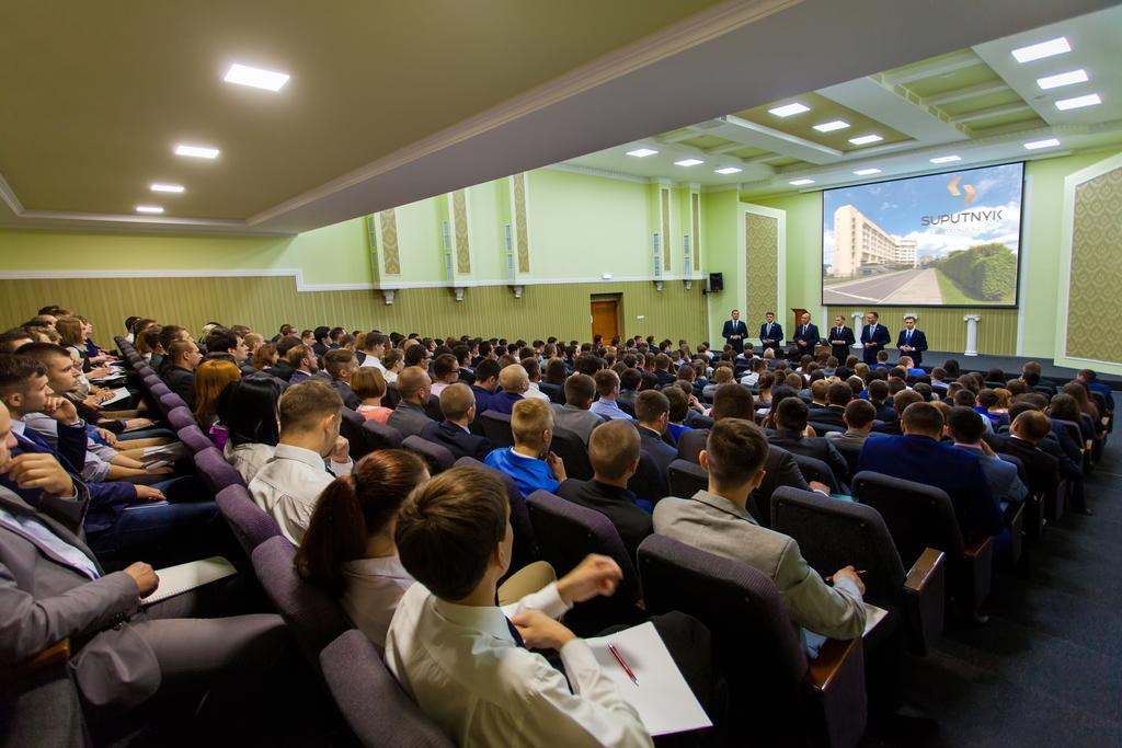 Conference Hotel Suputnyk Lviv Exterior photo