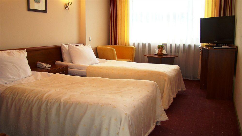 Conference Hotel Suputnyk Lviv Exterior photo